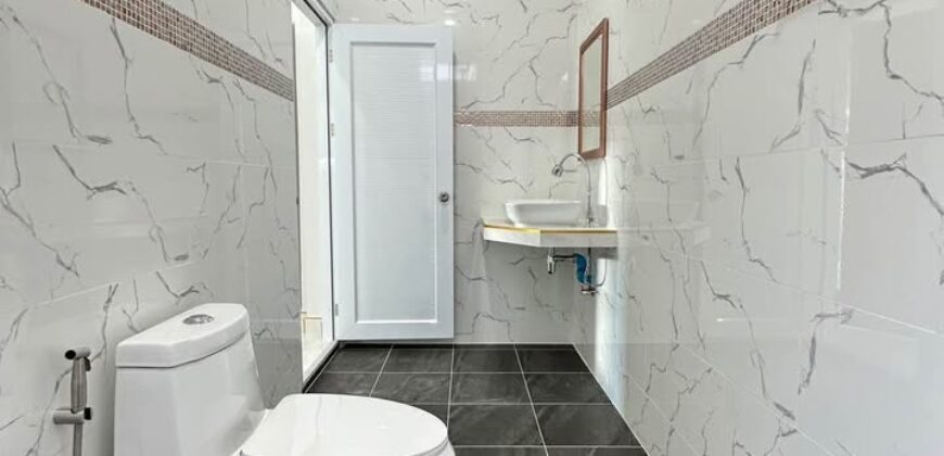 โครงการบ้านสวนสิริกาญจน์ บ้านเดี่ยวทำเลทองติดถนนใหญ่  2.79  ล้านบาท