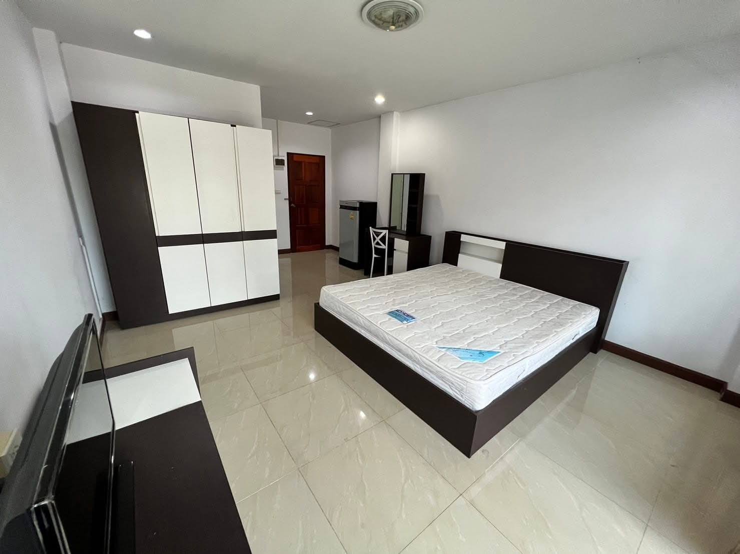 ศรีภูเพลส ห้องว่างพร้อมเข้าอยู่ทันที 4200 บาท/เดือน